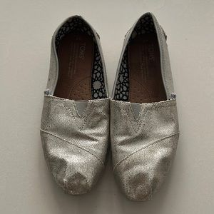 Tom’s size 7 great shape